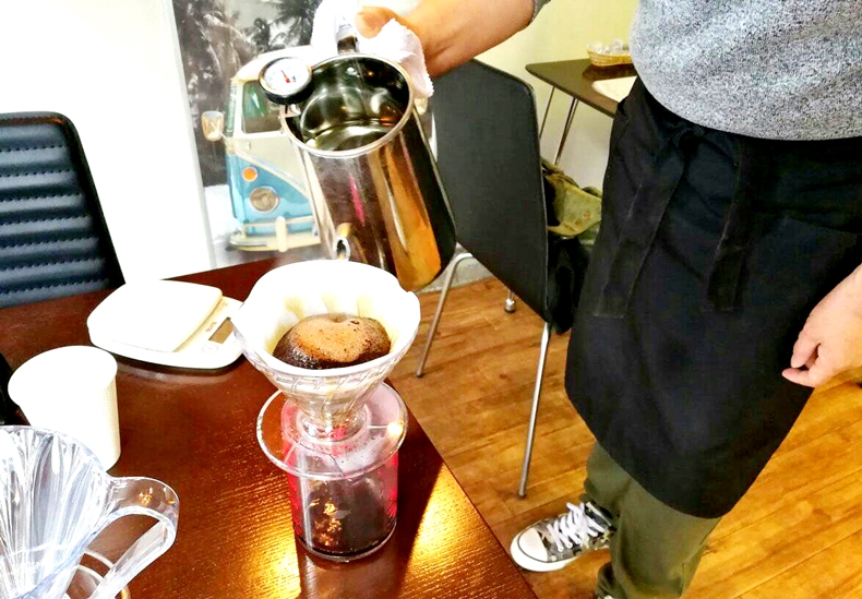 群馬県コーヒー教室、高崎市にある珈琲工房リバティではコーヒードリップ教室を開催しております。お一人様1時間2,500円の講習です。